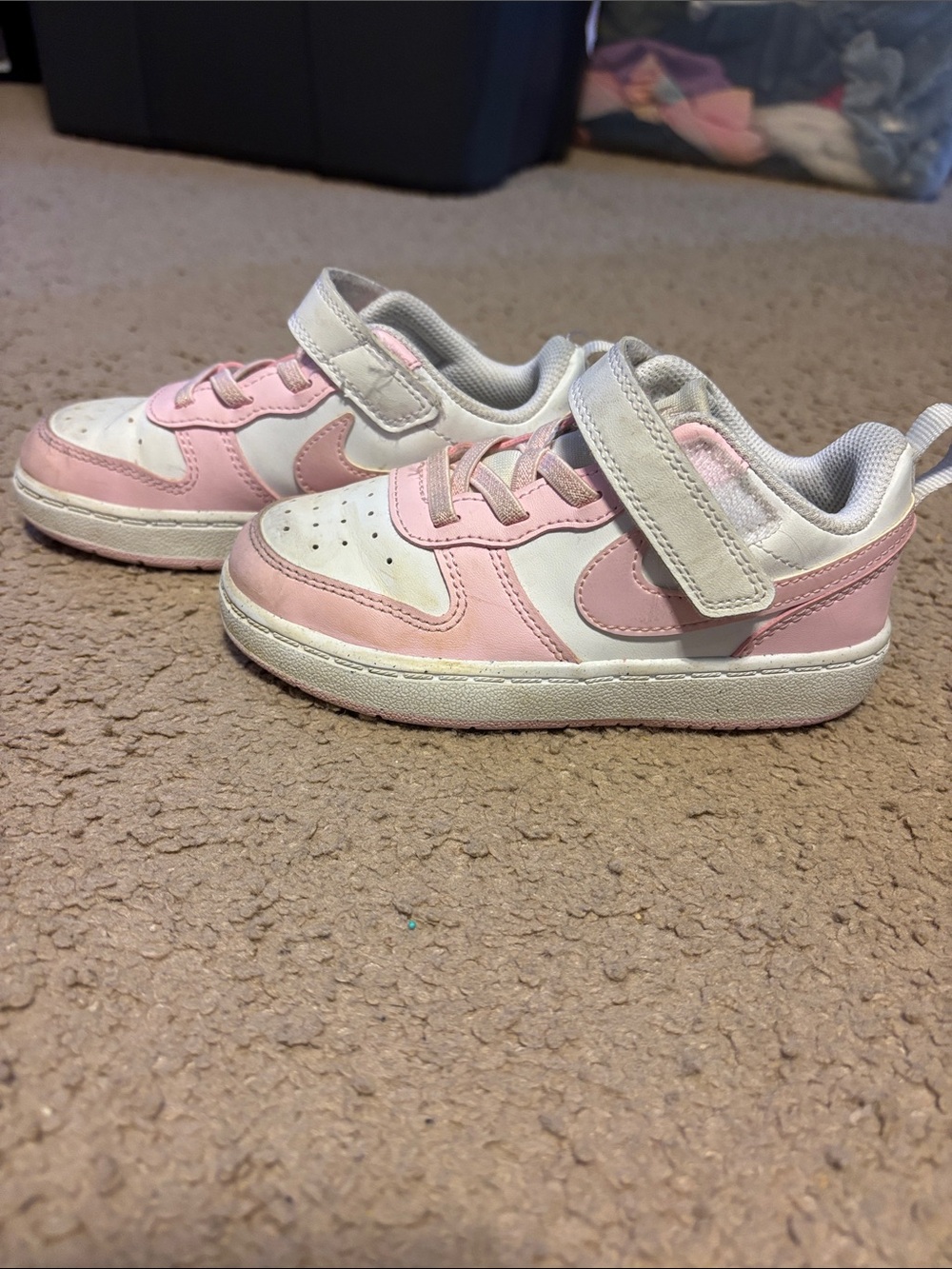 Nike Kids Pink and White Velcro Low-Top Sneakers